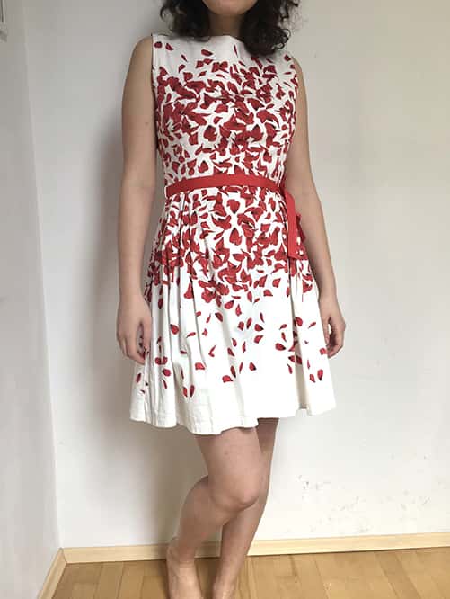 Frau mit Kleid
